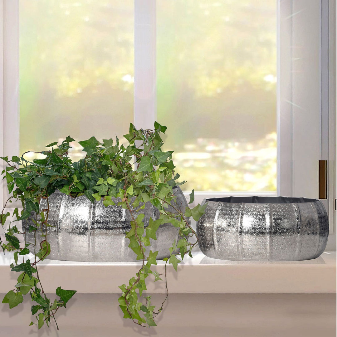 Sæt med 2 metalplantekasser, sølv, designer runde aluminium indendørs plantekasser, 2-delt hamret blomsterpotte/skålsæt