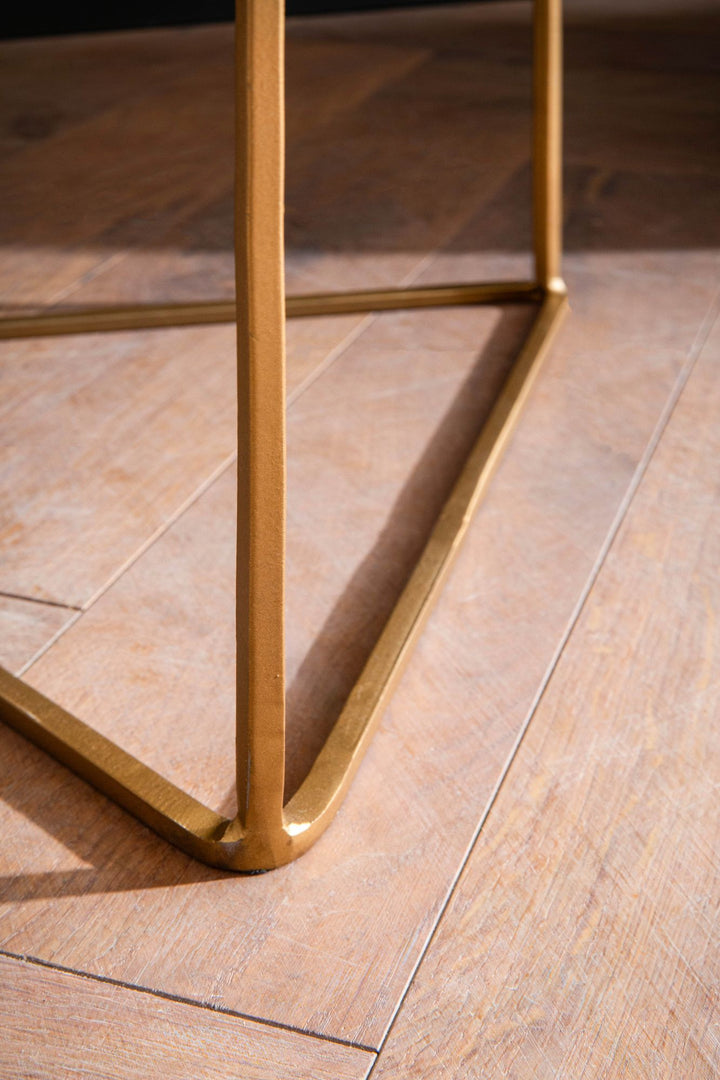 Sidebord, ægte marmor, metal, 37x37x53 cm, grøn og guld, lille trekantet sidebord, moderne stuebord, marmorbord med kendetegn, høj