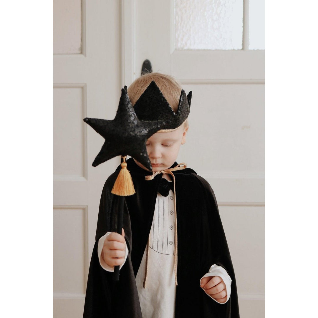 "Lille sort ridehætte" Magic Cape