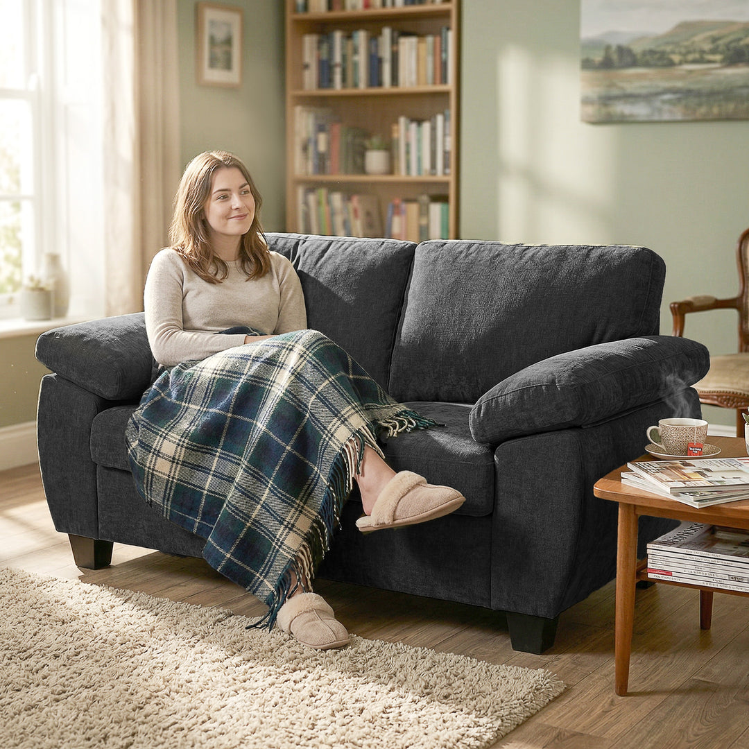 2-personers sofa, 156 cm chenillesofa med tykke fjederkernehynder, brede polstrede armlæn, 300 kg lasteevne, mørkegrå