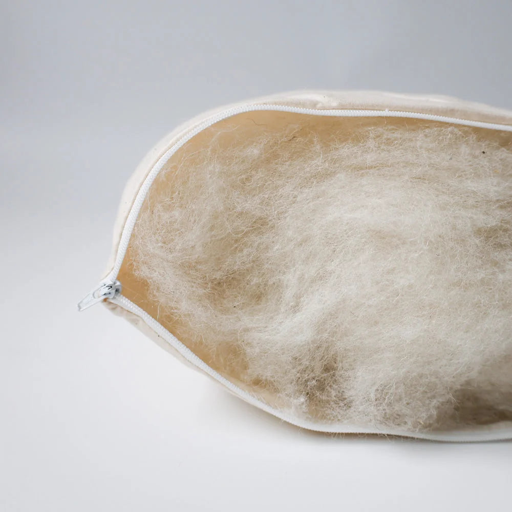 Alpakapude med quiltet økologisk betræk – 40 × 60 cm