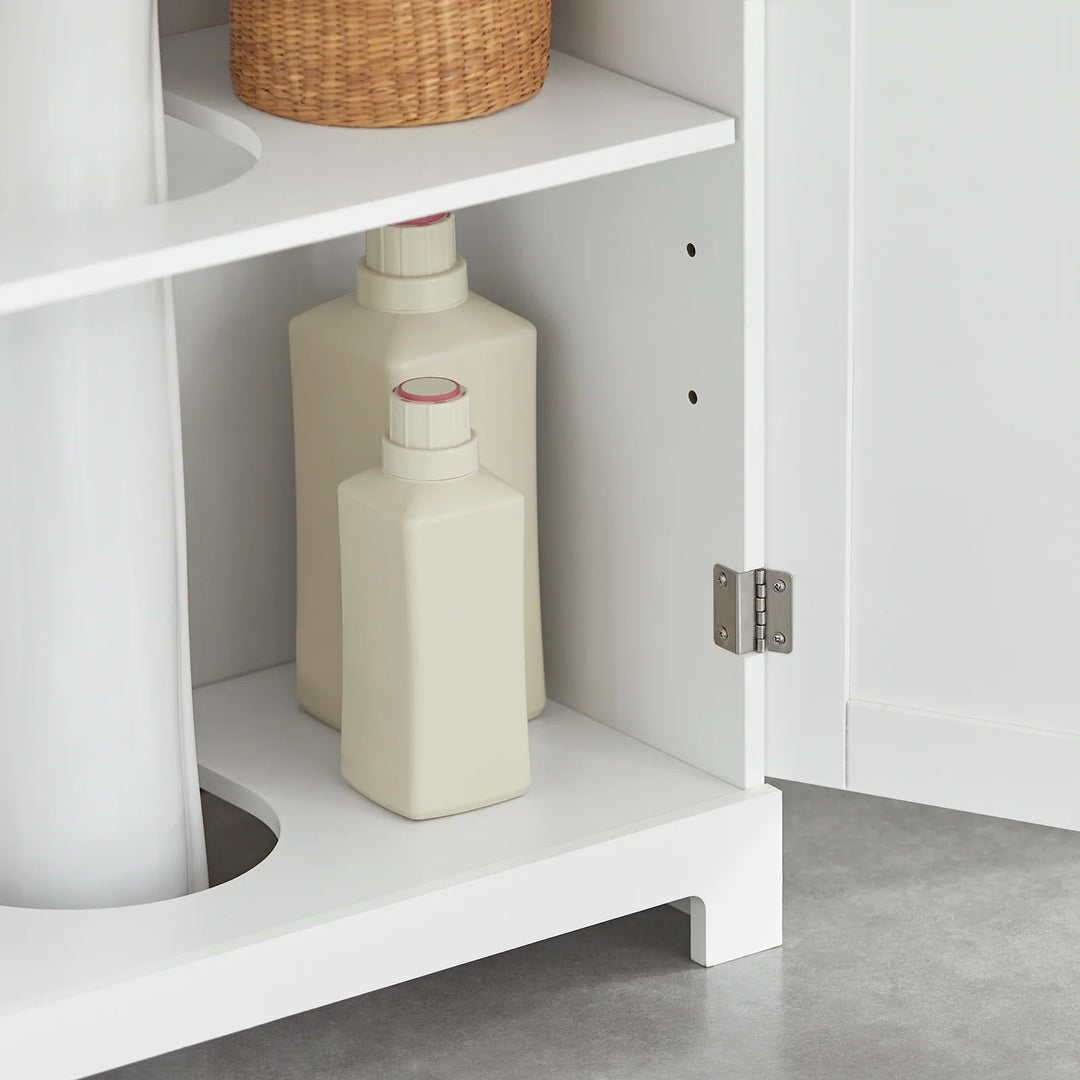 Hvidt vaskeskab med 2 hylder og låger, klassisk underskab til badeværelset