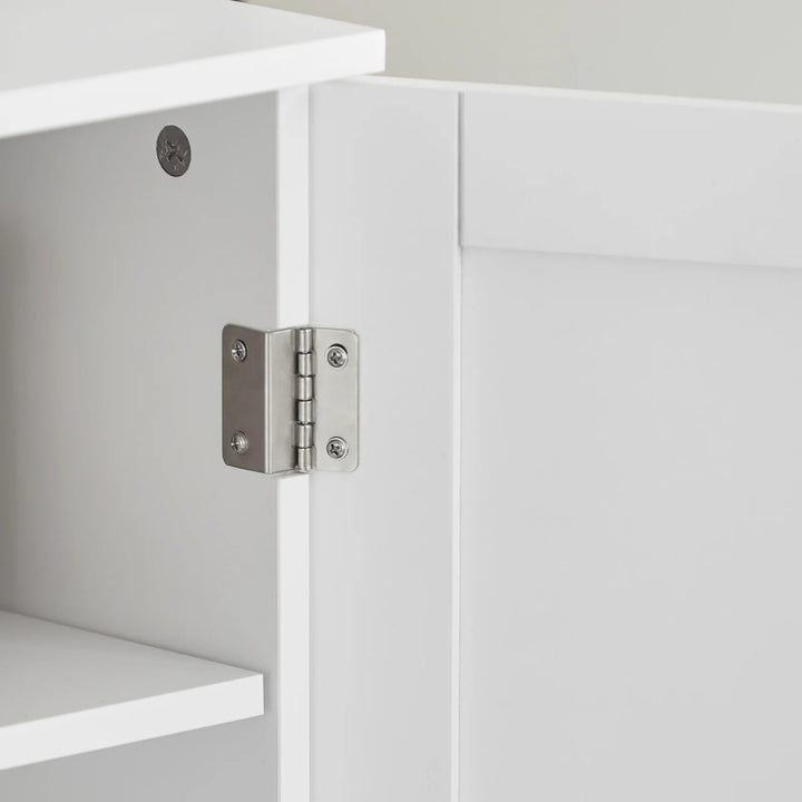 Hvidt vaskeskab med 2 hylder og låger, klassisk underskab til badeværelset