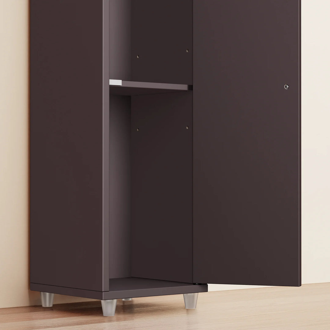 Ultra kompakt babeværelsesskab (20x20 cm) udnytter selv de mindste hjørner, 180 cm højde, brun