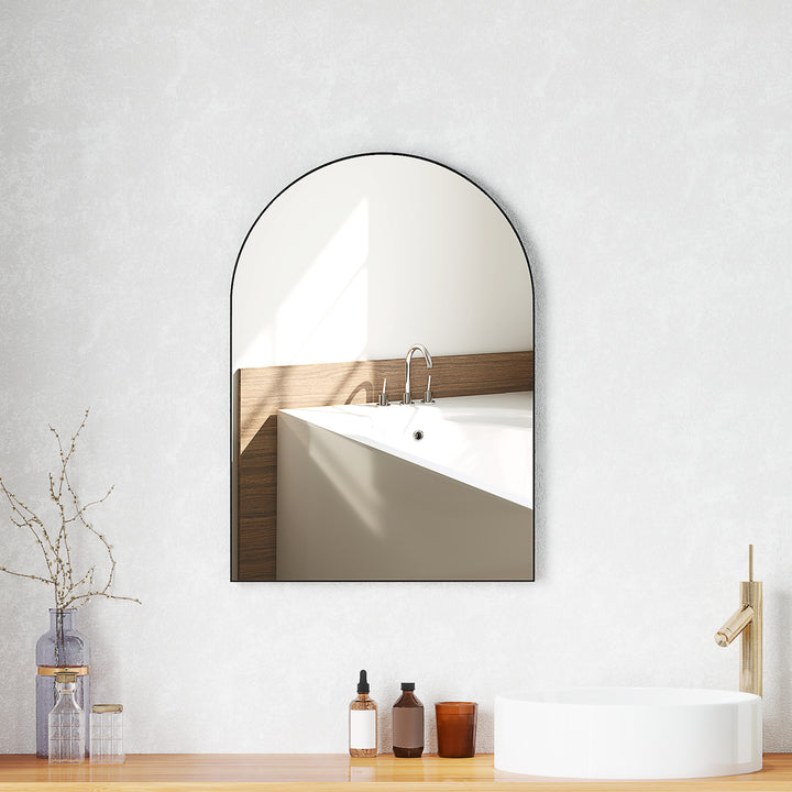 Buet badeværelsesspejl, 50 x 70 cm, badeværelsesspejl med aluminiumsramme, dekorativt spejl, køkken, sort