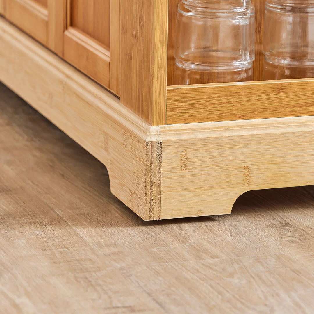 Pladsbesparende køkkenø til små køkkener – komplet med hjul og udtrækkelig stålbordplade