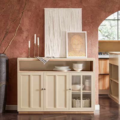 Rummelig og dekorativ køkkenskænk, 120x40x85 cm, beige