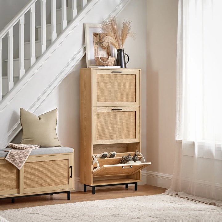 Entrésæt med skobænk og skoskab i smuk japandi-stil, naturfarvet