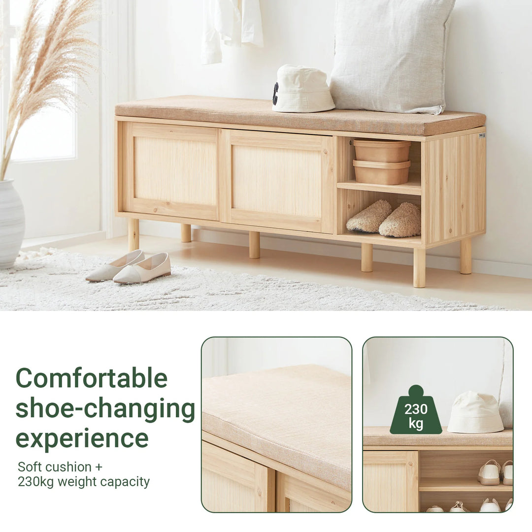 Entresæt med knagerække og skobænk i træ