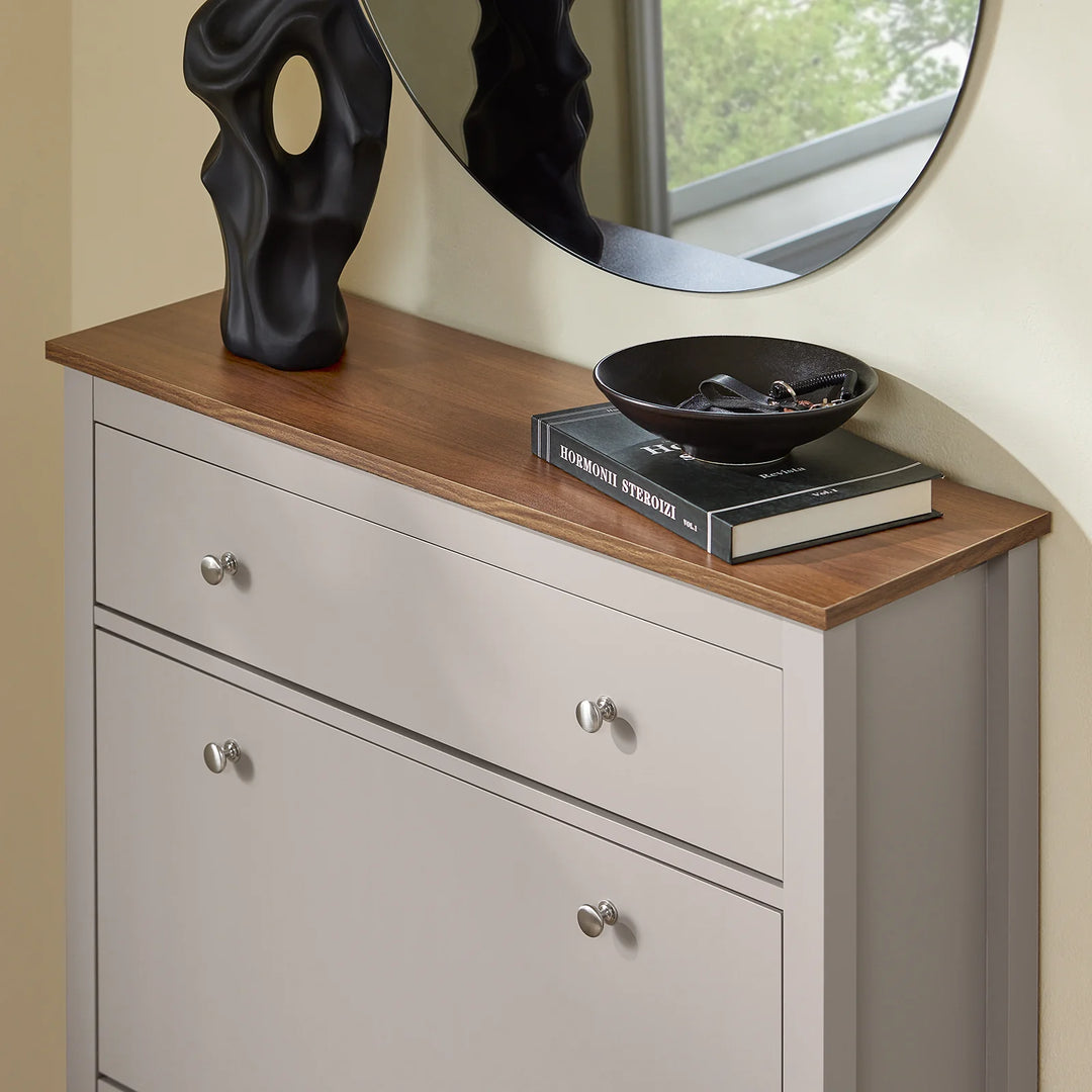 Genialt pladsbesparende: slankt skoskab til gangen – kun 24 cm dybt, B80xD25xH108 cm, lysbrun