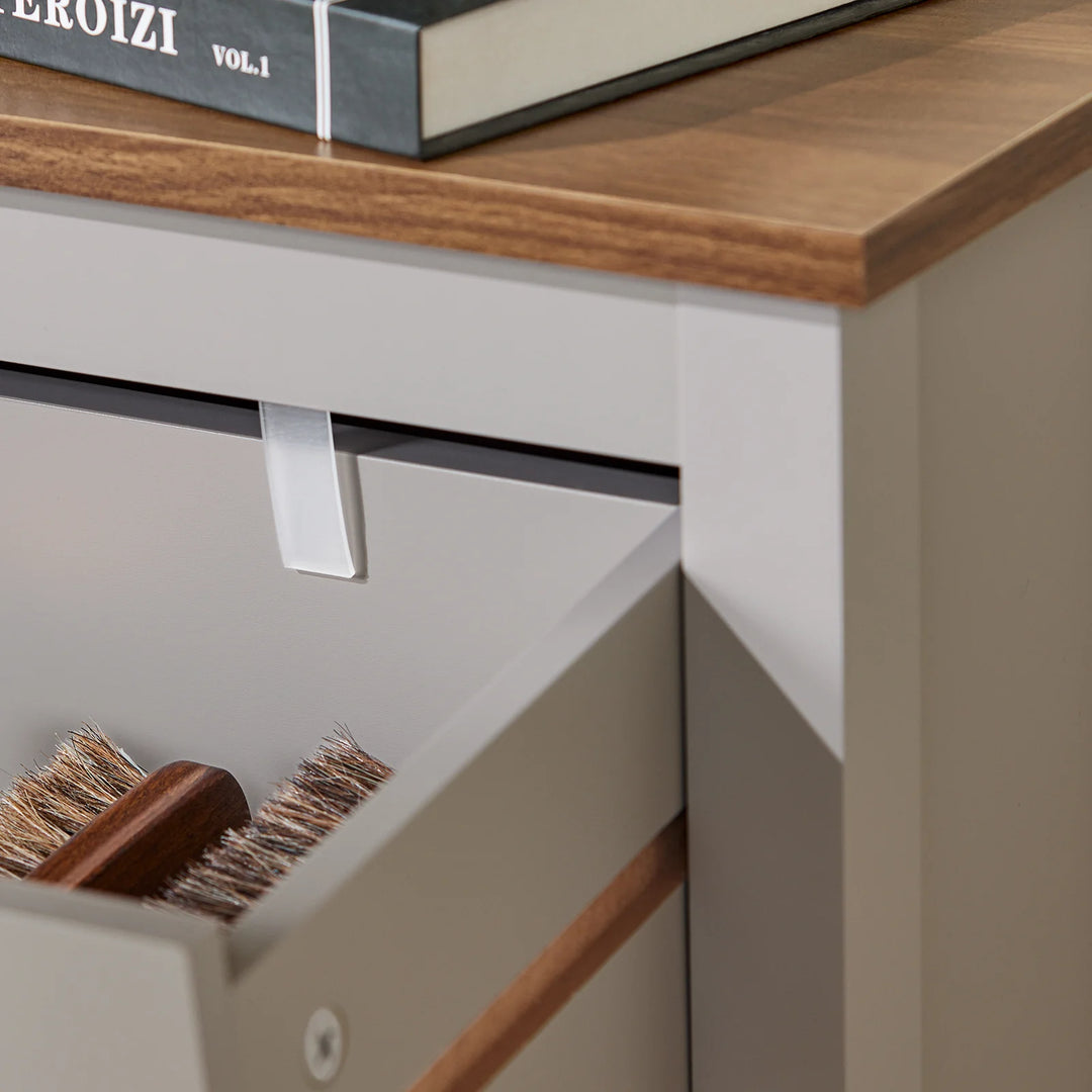 Genialt pladsbesparende: slankt skoskab til gangen – kun 24 cm dybt, B80xD25xH108 cm, lysbrun