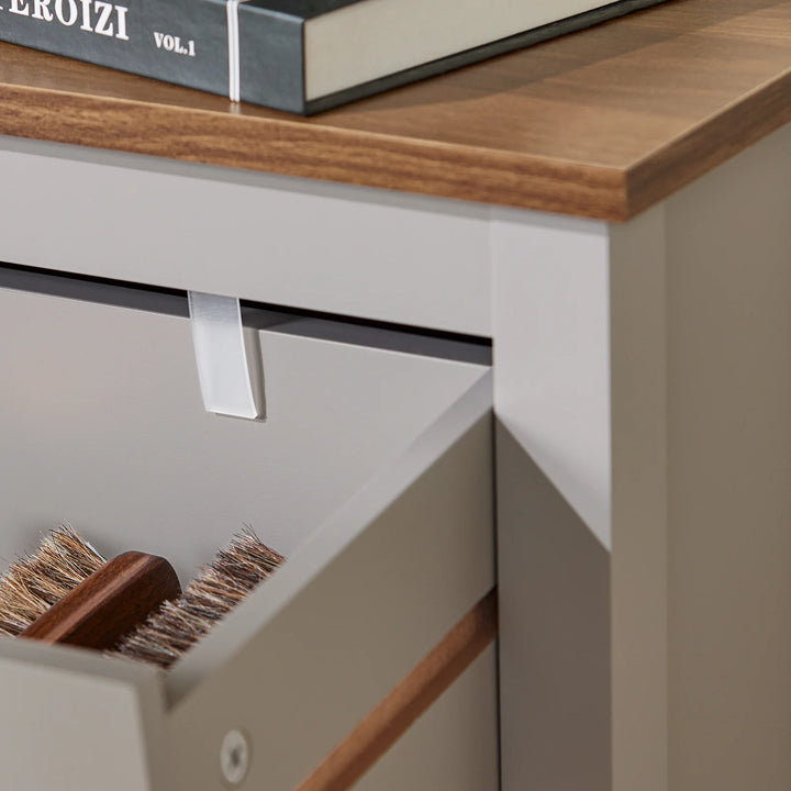 Genialt pladsbesparende: slankt skoskab til gangen – kun 24 cm dybt, B80xD25xH108 cm, lysbrun