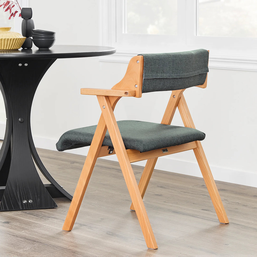 Sammenklappelig træstol med hynde – pladsbesparende og komfortabel spise- og loungestol i mørkegrå