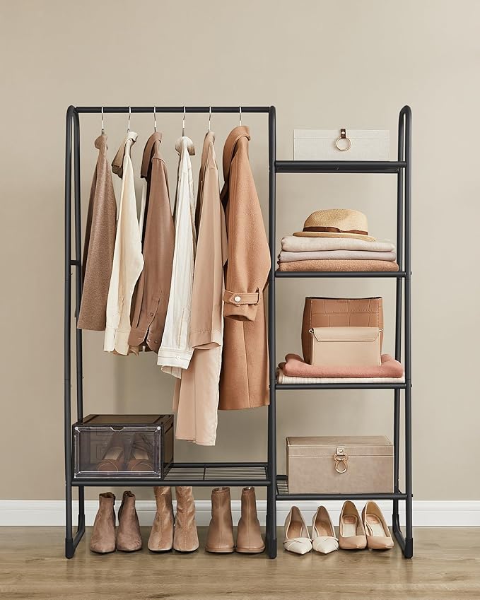 Tøjstativ, fritstående med metalramme, 5 opbevaringshylder, mål 40 x 101,7 x 153,3 cm i mat sort