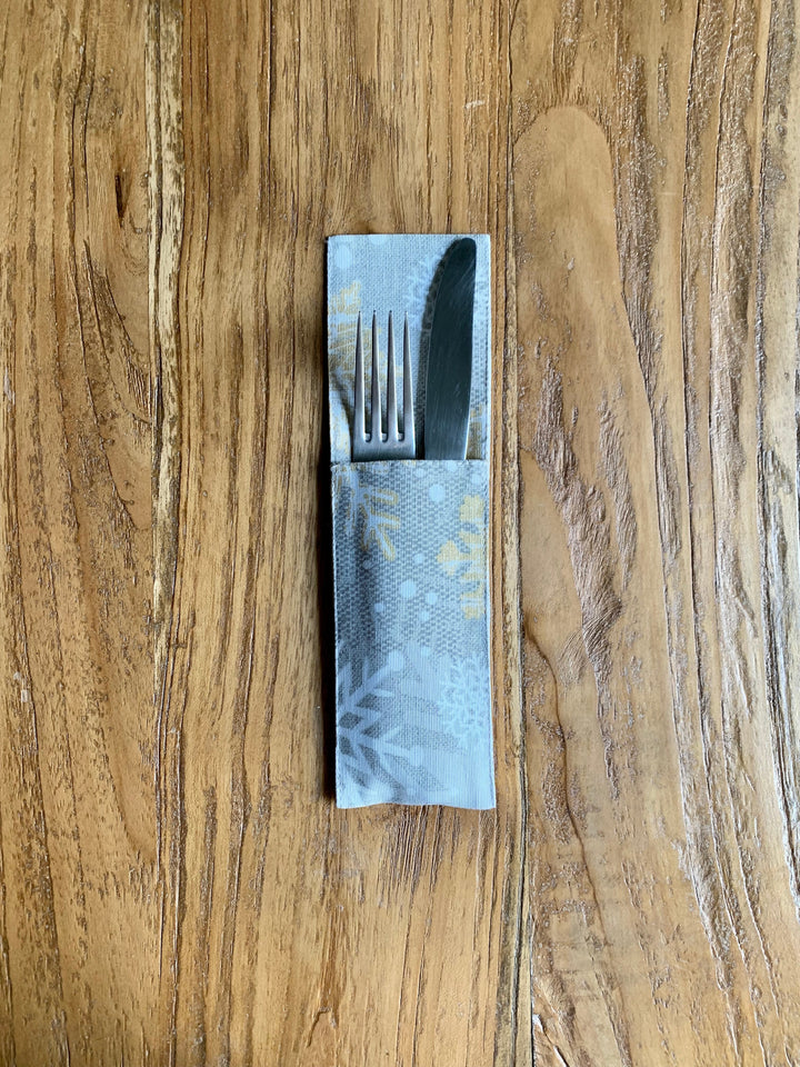 Vintermotiv bestikholder med snefnug-print, bomuld-poly blanding | TeaLurex Oro