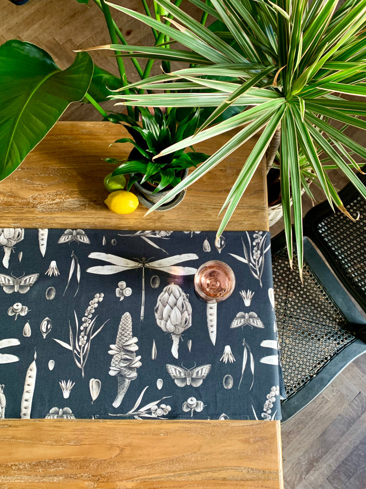 Bordløber i 100% bomuld, Seeds Carbon kollektion
