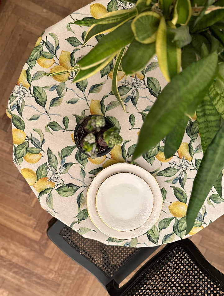 Rund dug i bomuld-hør-blanding, printet, Lemon Linen kollektion