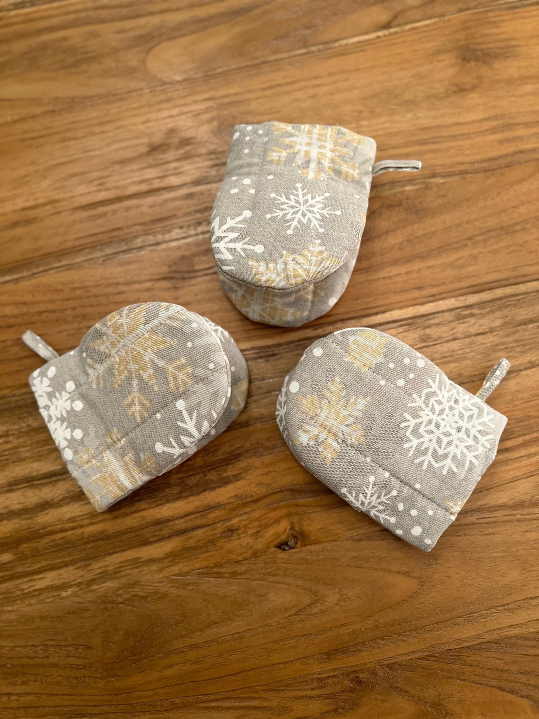 Vintermotiv Ovenhandske med snefnug-print, bomuld-poly blanding | TeaLurex Oro