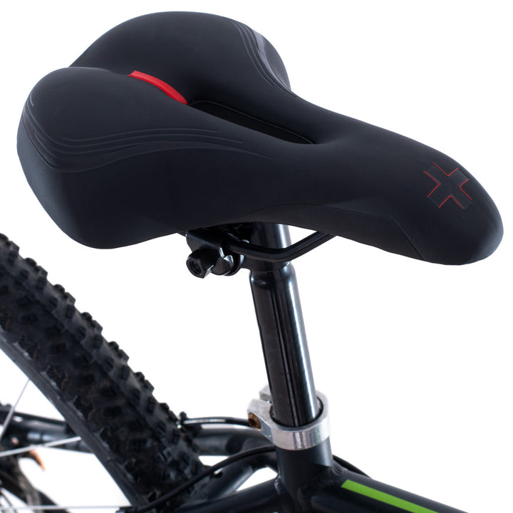 Komfortabel sportscykelsadel lavet af fleksibelt skum