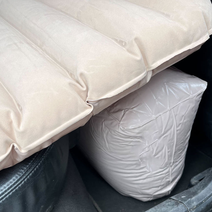 Bilmadras oppustelig bil + pumpe beige