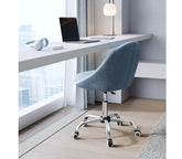 Moderne drejestol / kontorstol i blå