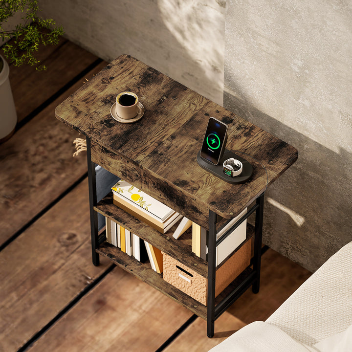 Sidebord natbord med strømskinne, 2 niveauer, usb-porte opbevaringsplads 60 x 29,8 x 58,5 cm rustik brun