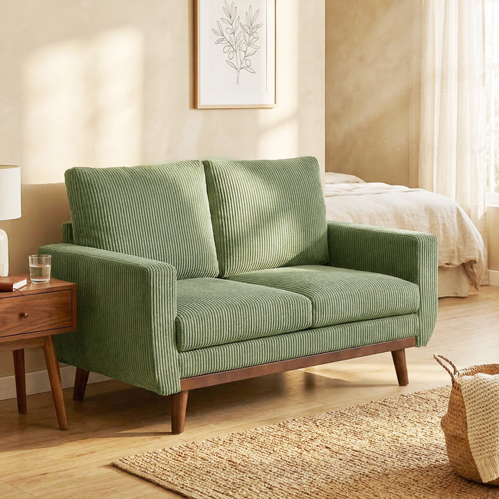 2-personers sofa, 134 cm fløjlssofa med pocketfjedre, tyk ryglæn, trælameldetaljer, grøn
