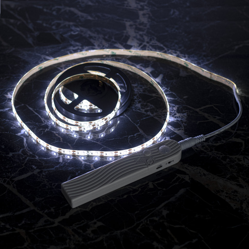 USB batteridrevet LED-båndbevægelsessensor 2M kold hvid