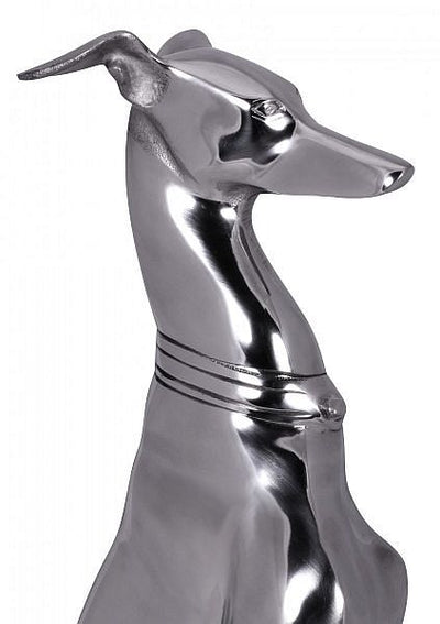 Greyhound skulptur i sølvfarvet metal