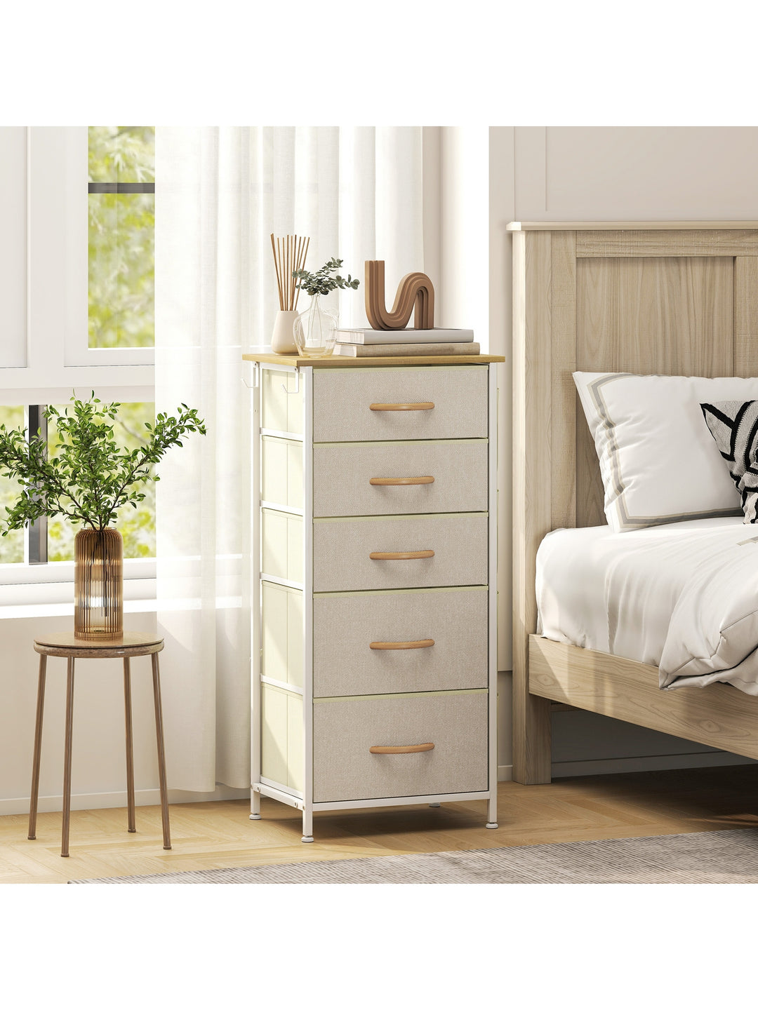 Kommode med 5 skuffer i fiberdug med kroge, beige