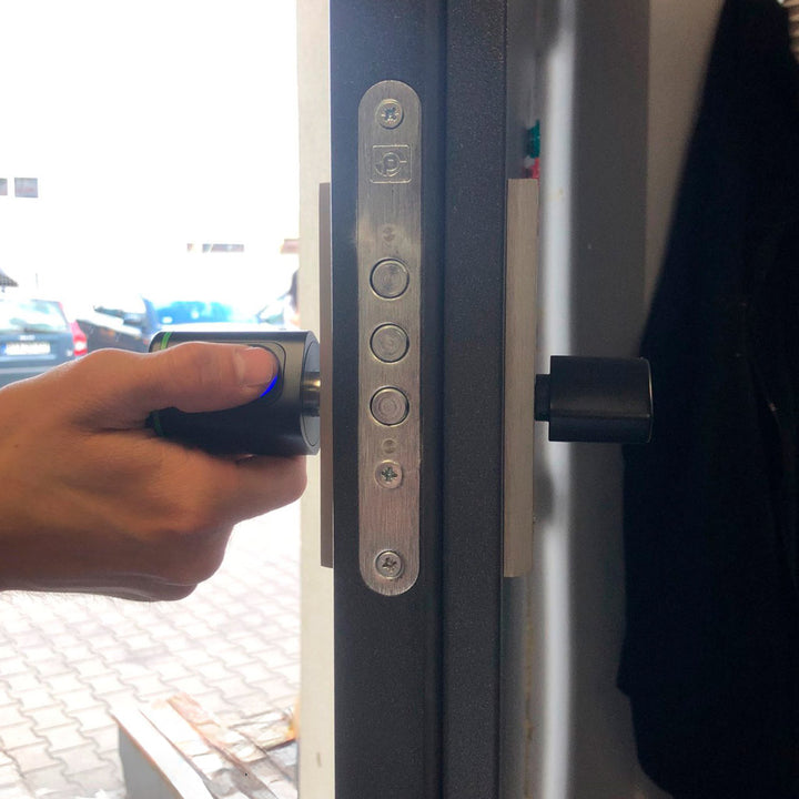 Indsats til dørlås med fingeraftryk, sort