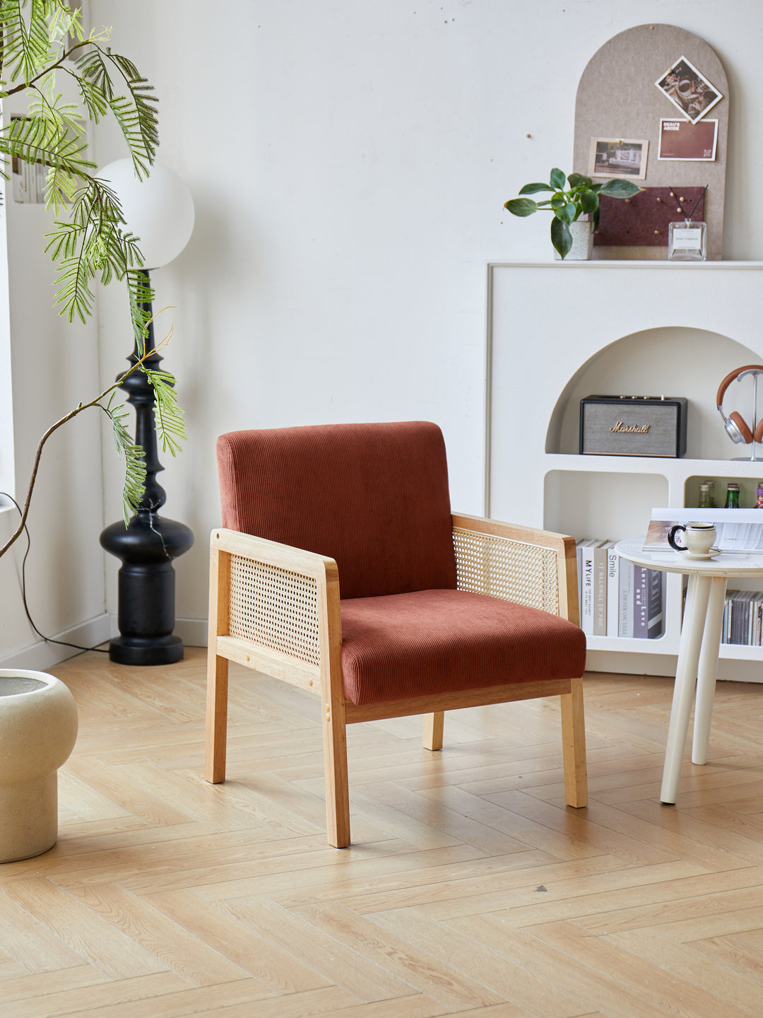 BORGO ood loungestol i rattan og corduroy terrakotta