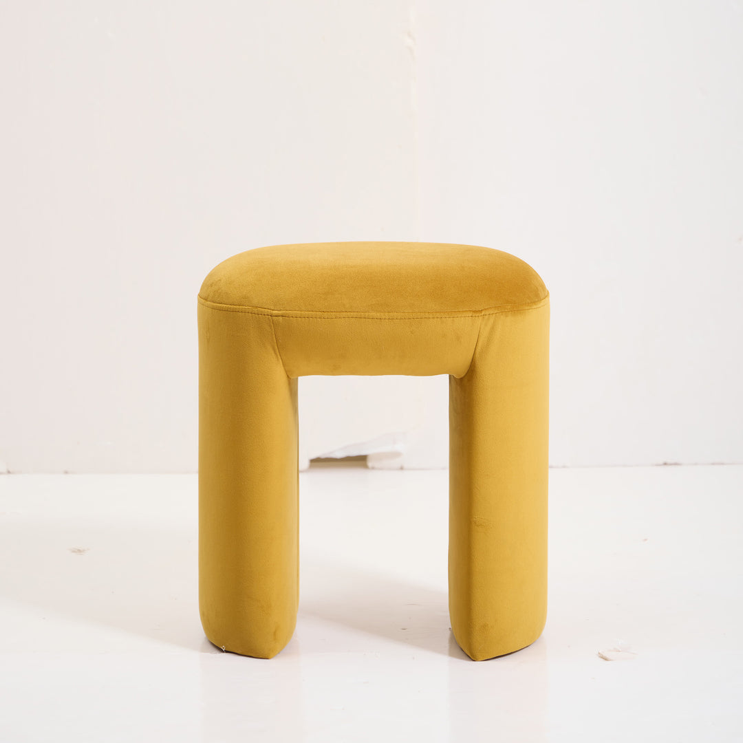 NAGA Gul Velour Puf til Stuen
