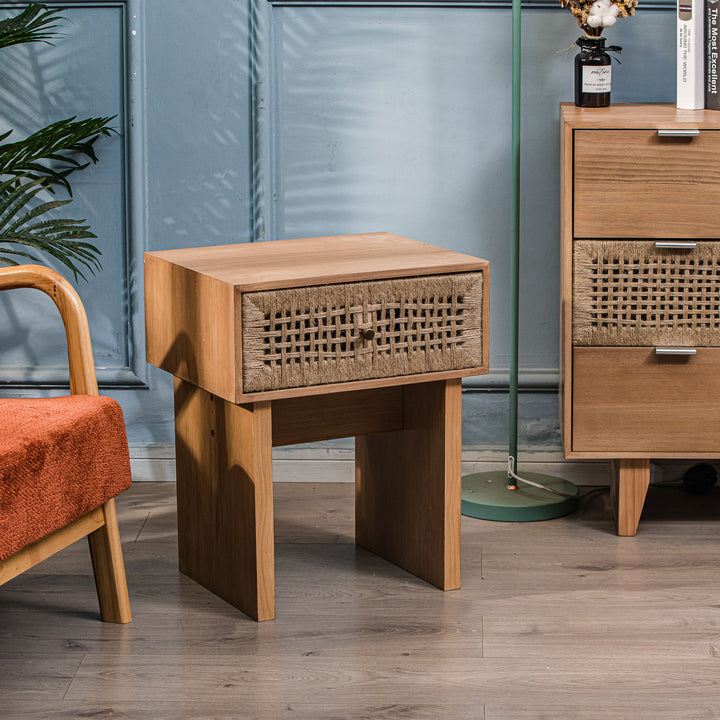 TOLEDO sidebord med skuffe – naturlige detaljer og skandinavisk design