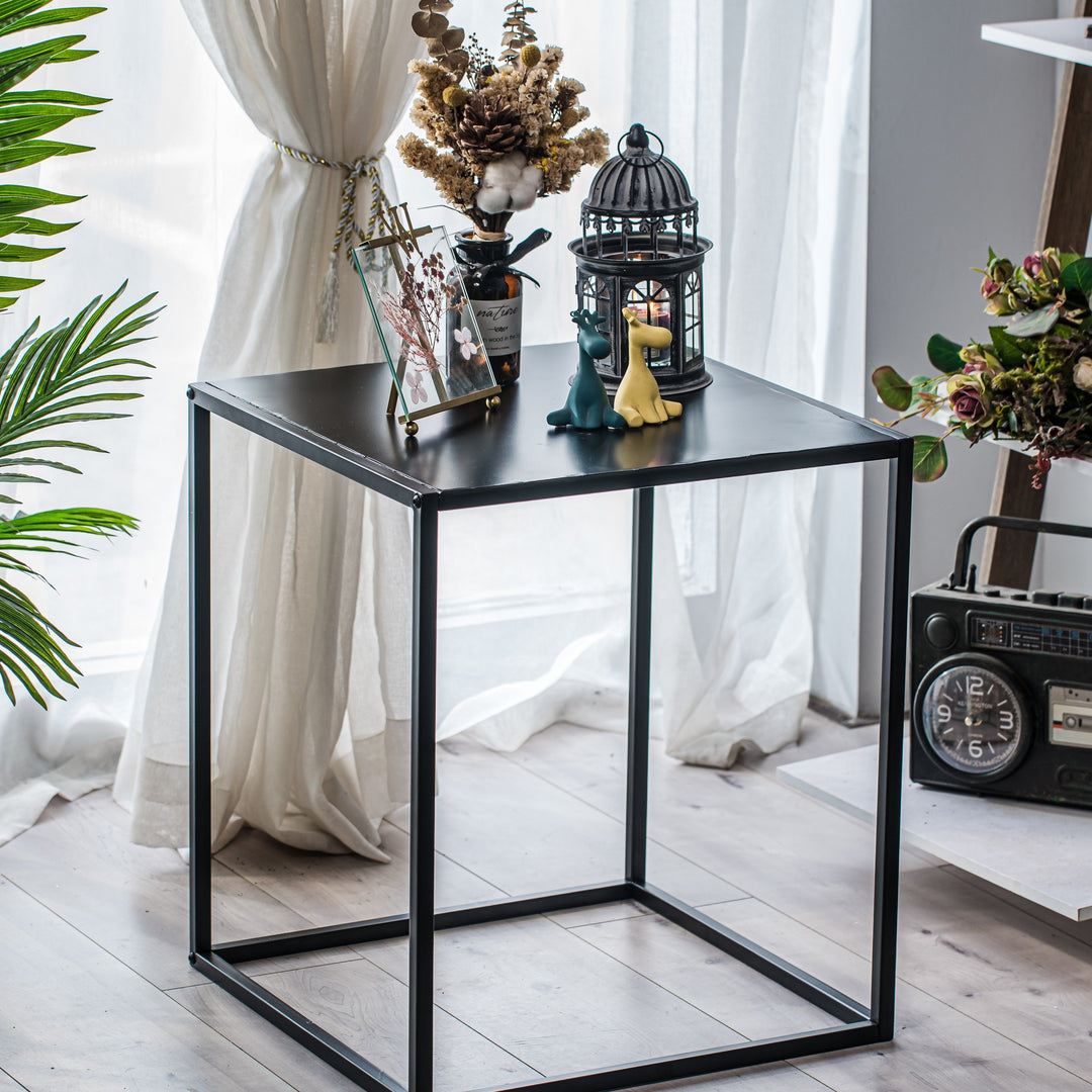 HAGEN industrielt sidebord i sort metal