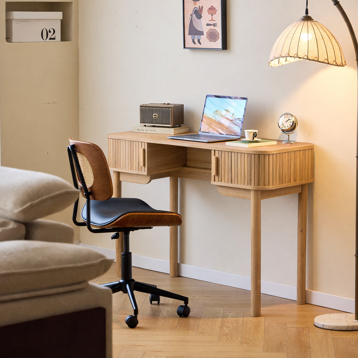 TOYAMA skrivebord i asketræ – moderne design med praktisk opbevaring