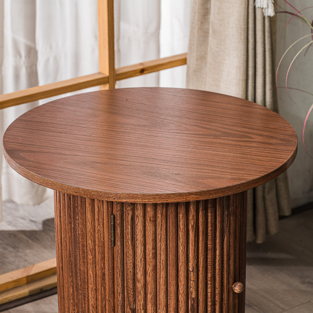 TRINIDAD sidebord i fyrretræ – enkelt design og naturlig charme
