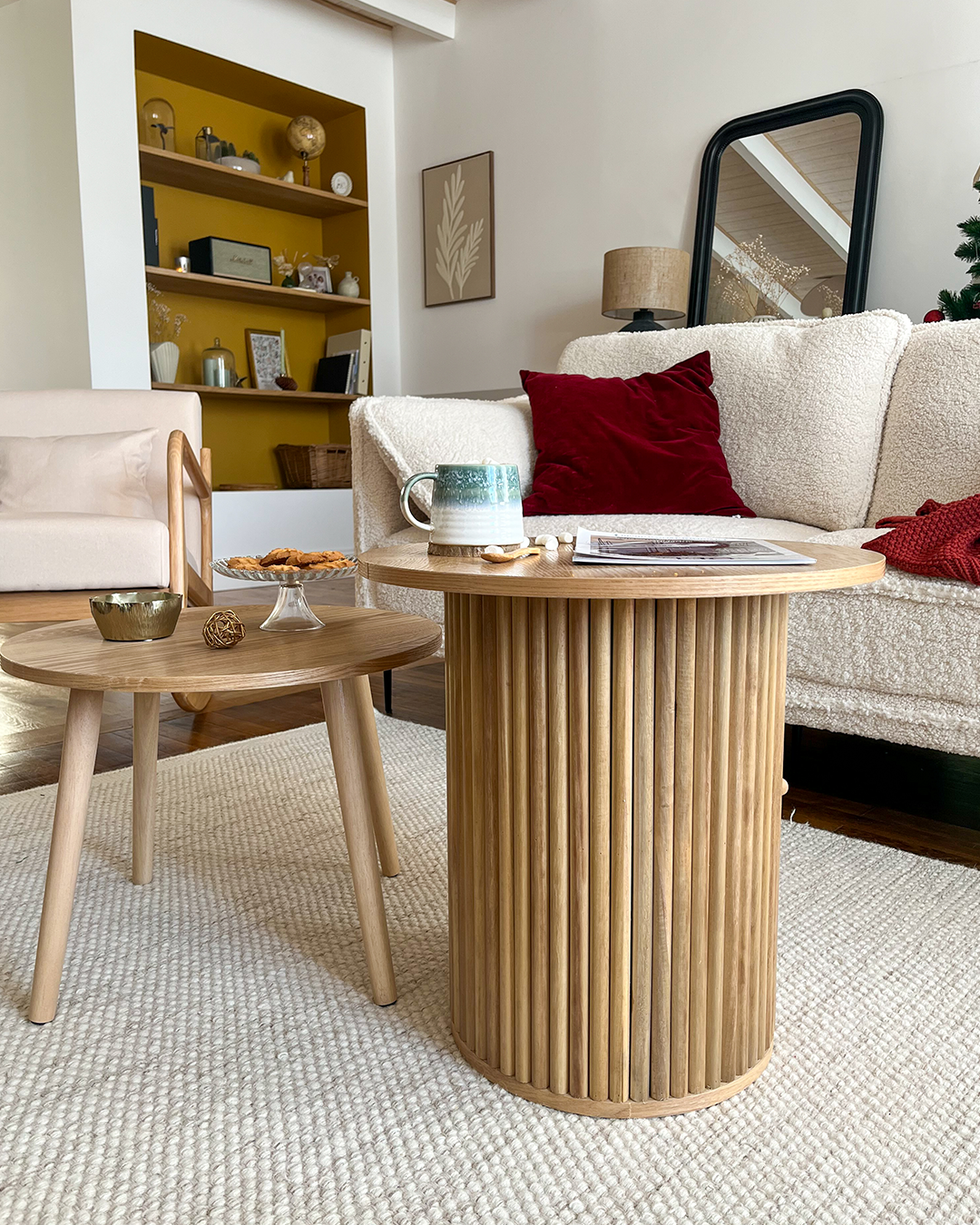 TRINIDAD sidebord i fyrretræ – enkelt design og naturlig charme