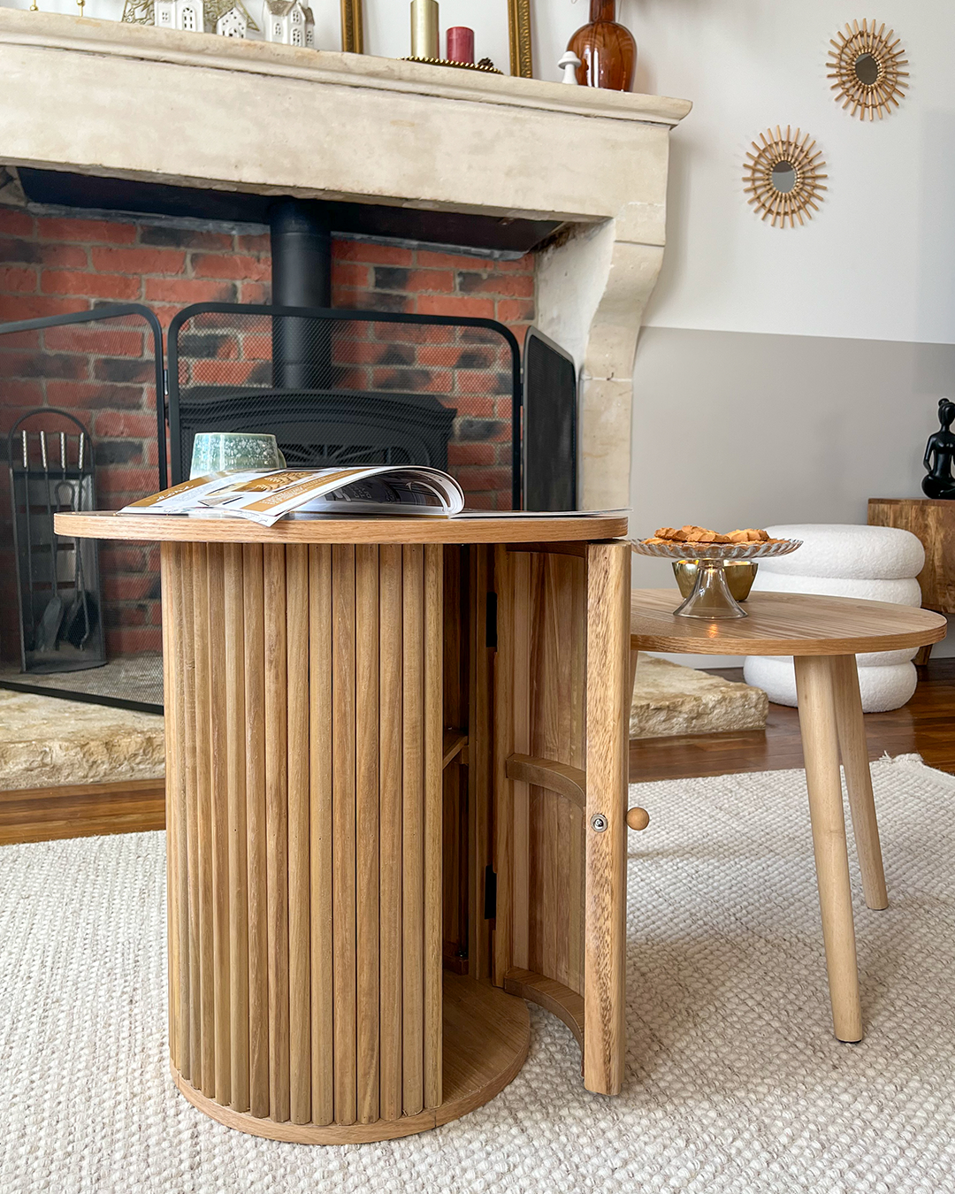 TRINIDAD sidebord i fyrretræ – enkelt design og naturlig charme