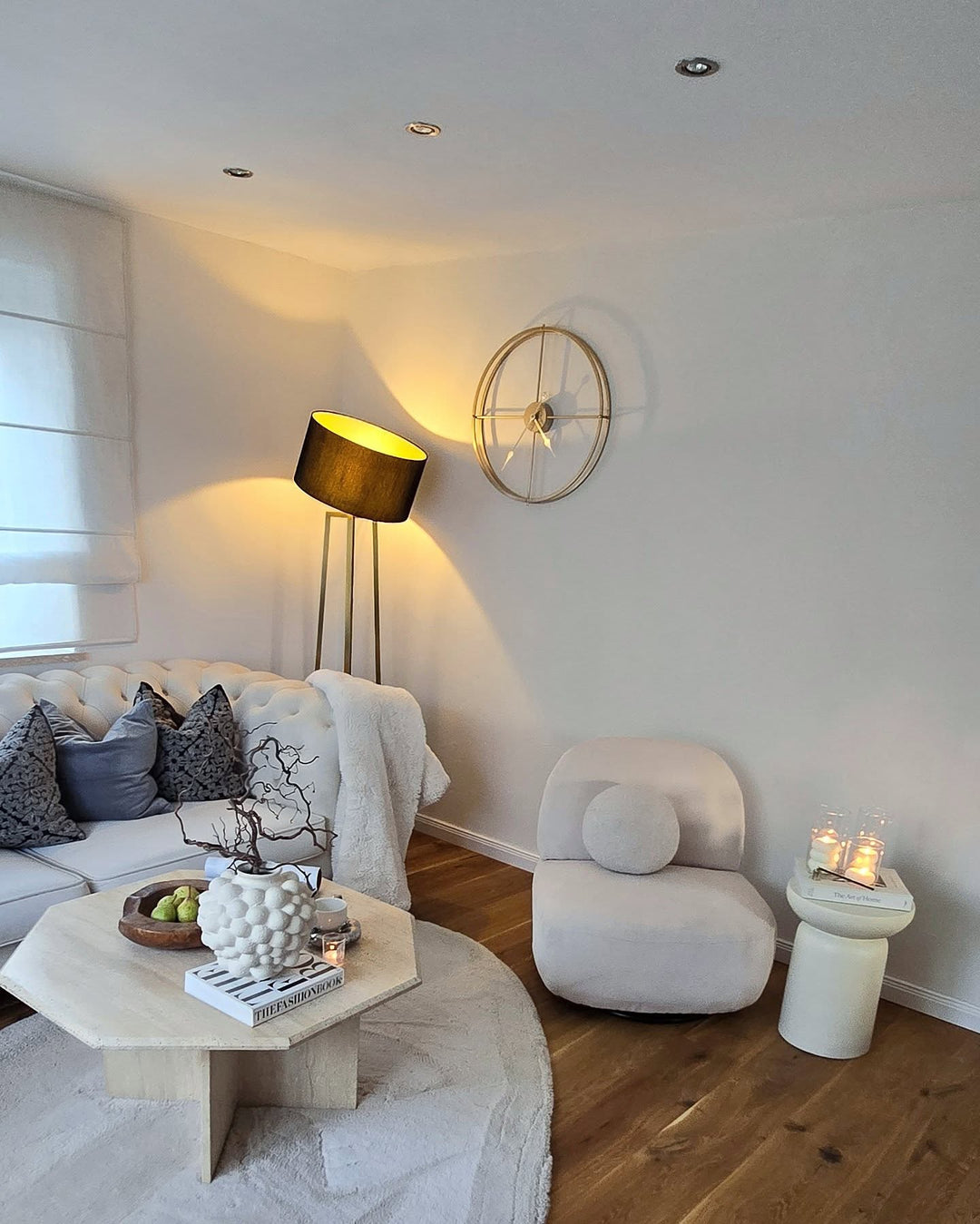 KAMPALA Beige fløjlsbøjle drejestol