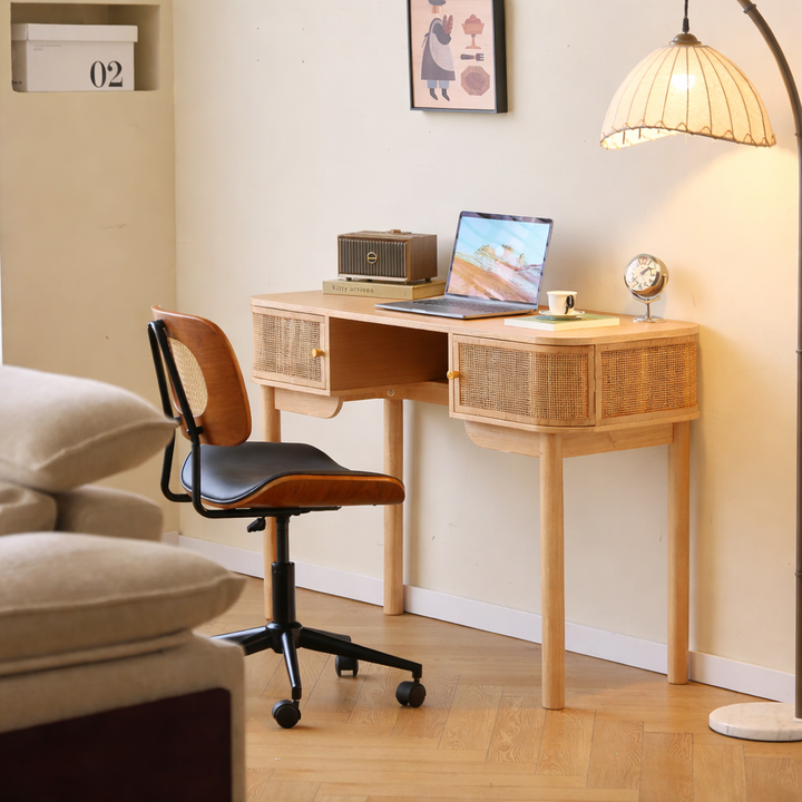 TOYAMA skrivebord med skuffer – naturlig rattan og moderne design