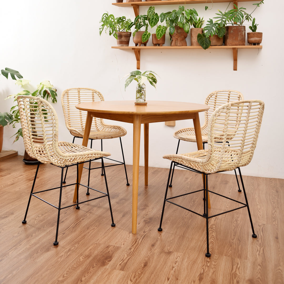 BORONG Sæt med 2 spisebordsstole i metal og naturlig rattan