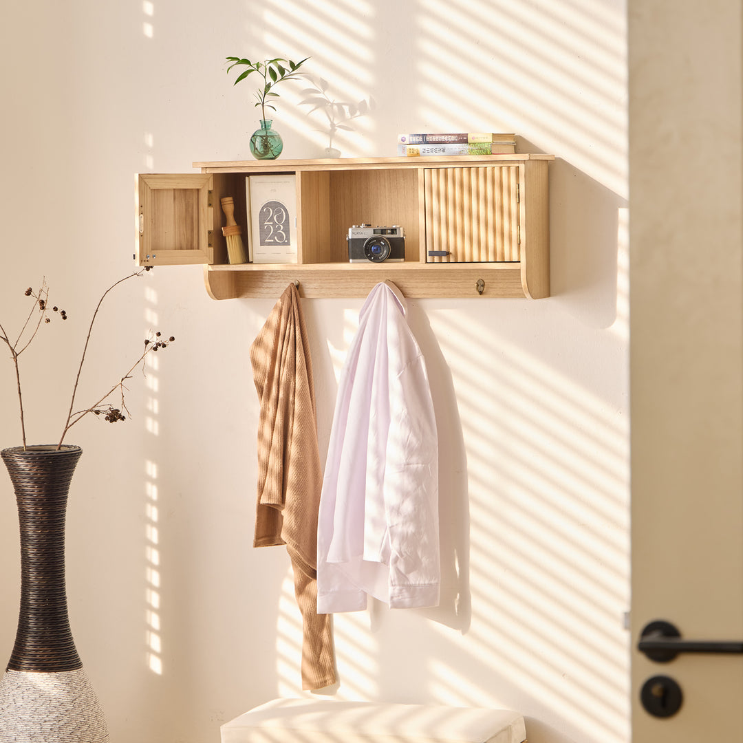 KONDO Vægmonteret trægarderobe med 2 døre