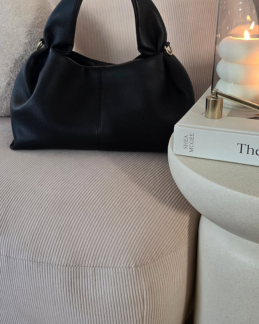 KAMPALA Beige fløjlsbøjle drejestol