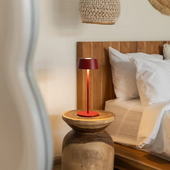 Hugo Berry Red genopladelig bordlampe
