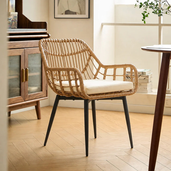 HANOI Sæt med 2 spisebordsstole i metal og rattan