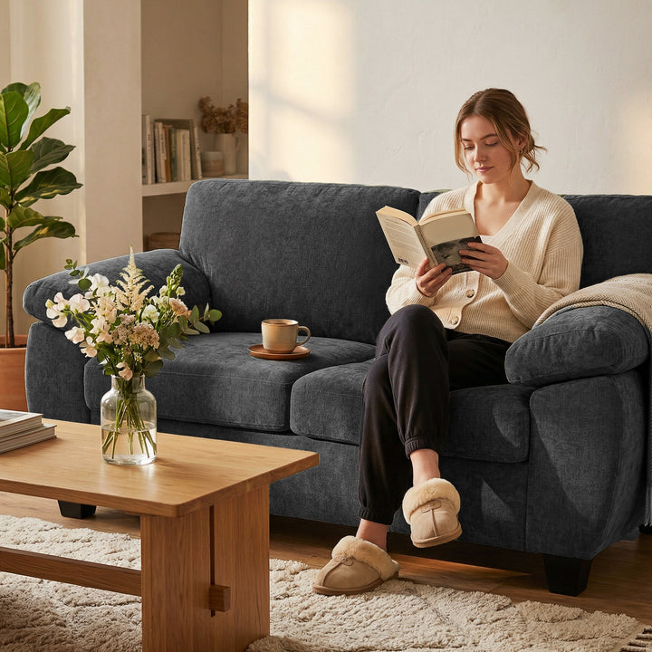 2-personers sofa, 156 cm chenillesofa med tykke fjederkernehynder, brede polstrede armlæn, 300 kg lasteevne, mørkegrå