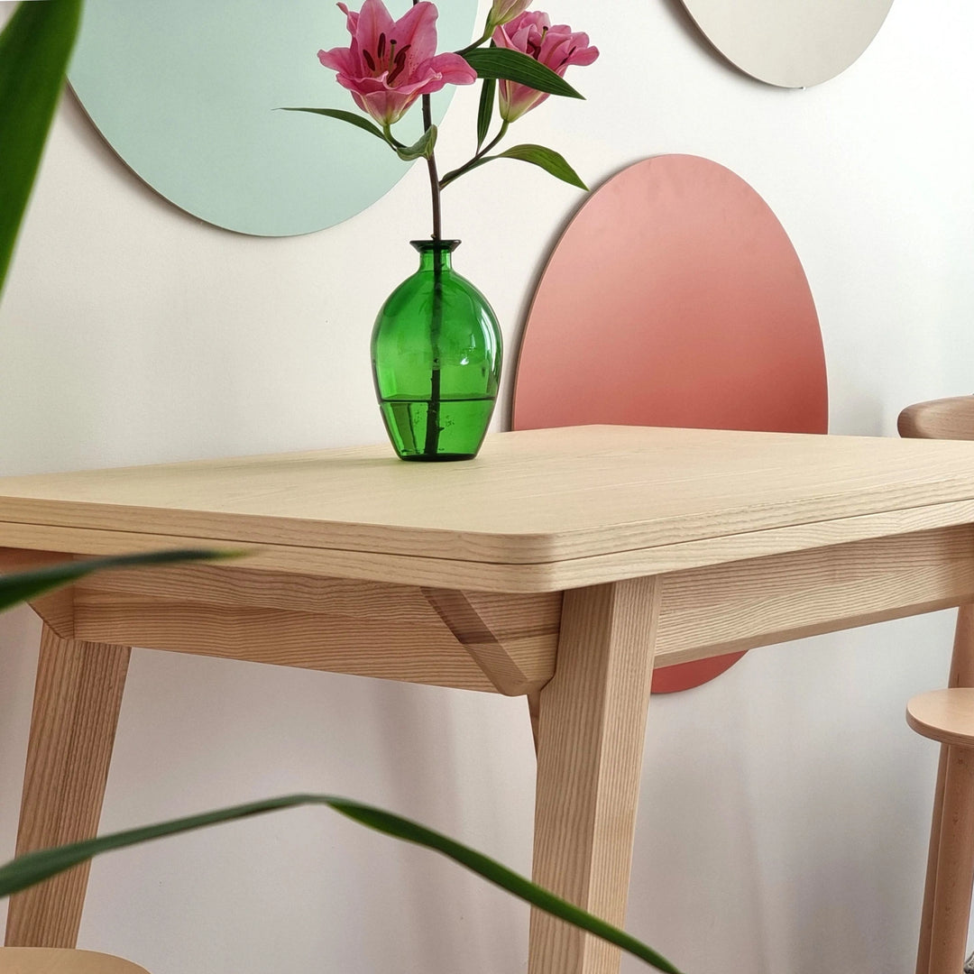 ENVELOPE udtræksbord – fleksibelt spisebord  90x65cm, massivt asketræ og MDF med naturlig askefiner