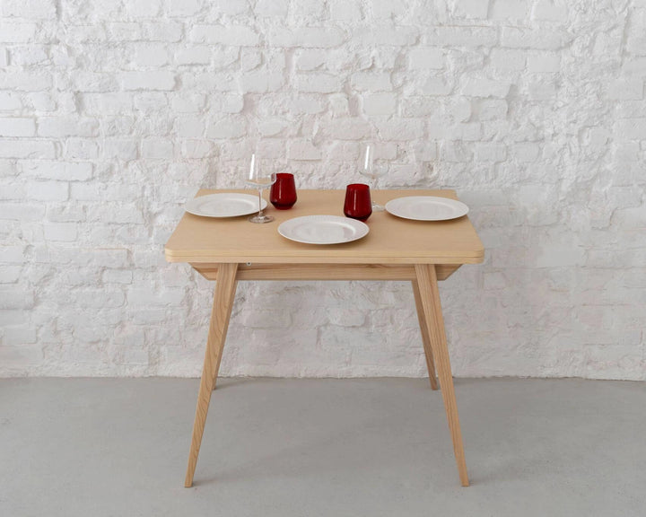 ENVELOPE udtræksbord – fleksibelt spisebord  90x65cm, massivt asketræ og MDF med naturlig askefiner