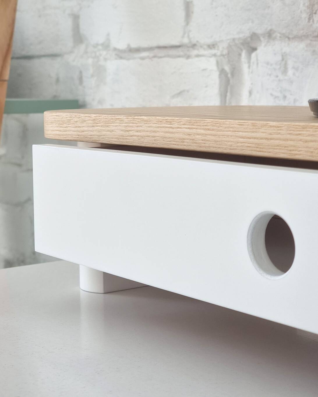 JUBI 60cm monitorskærmstativ med skuffe Ash White